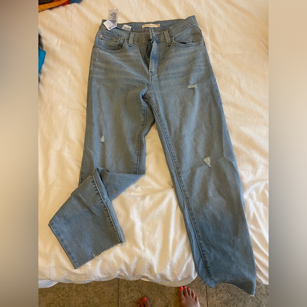 Levi’s NWOT 724 high rise straight crop size 28